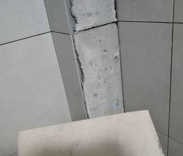 甘泉瓷砖空鼓维修公司分享下厨房瓷砖脱落的补救措施。